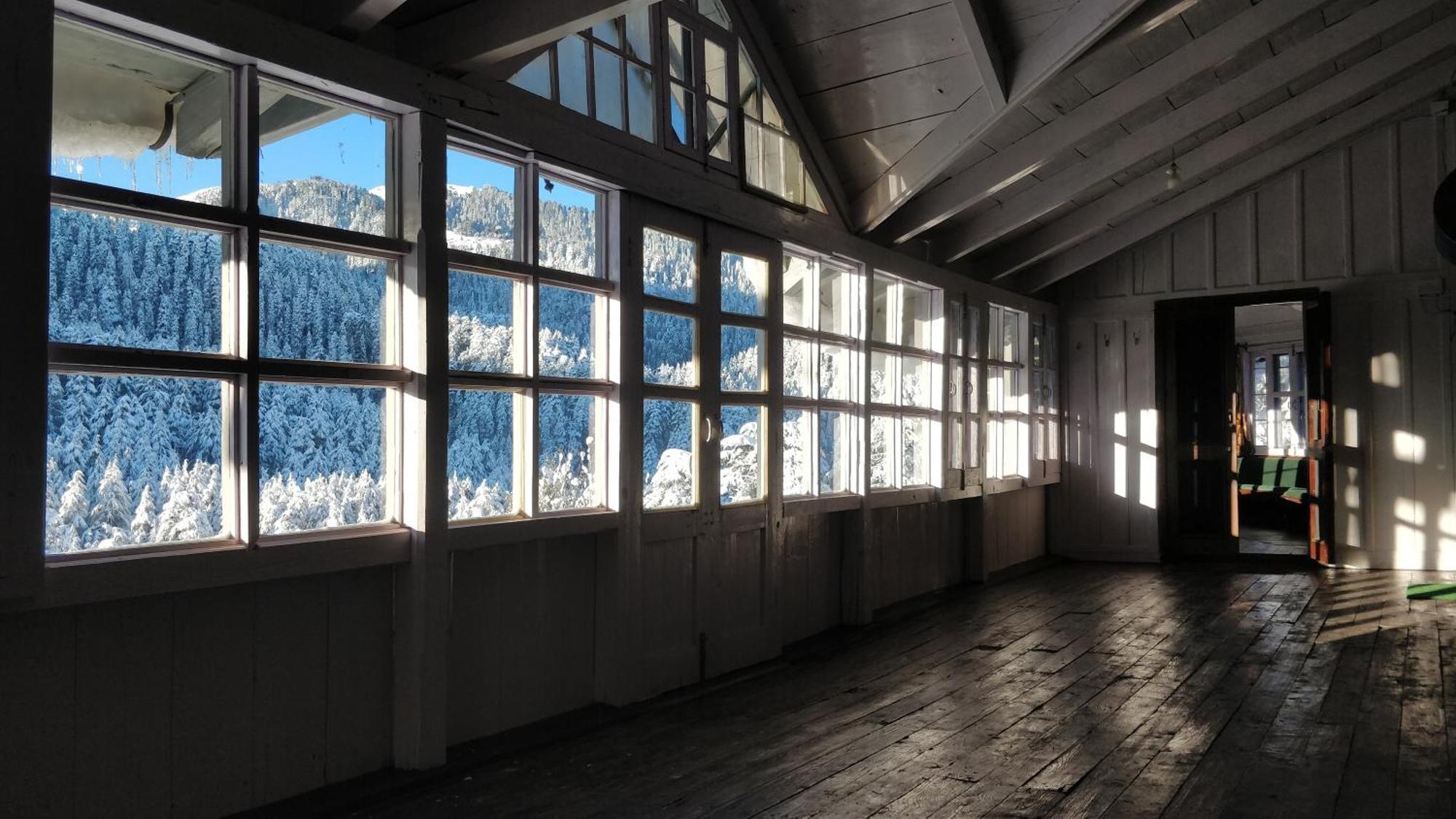 Black Bear Cottage Khajjiar Экстерьер фото
